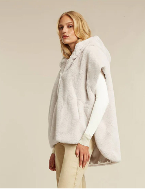 Beaumont poncho met pels ecru